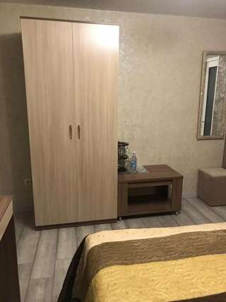 Мини-отель Камея Севастополь Улучшенный двухместный номер с 1 кроватью-2