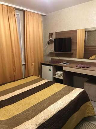 Мини-отель Камея Севастополь Улучшенный двухместный номер с 1 кроватью-3